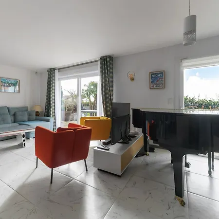 Maison Grillon - Maison Proche De Vichy Avec Piscine Villa