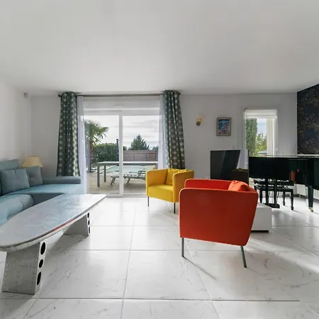 Villa Maison Grillon - Maison Proche De Vichy Avec Piscine